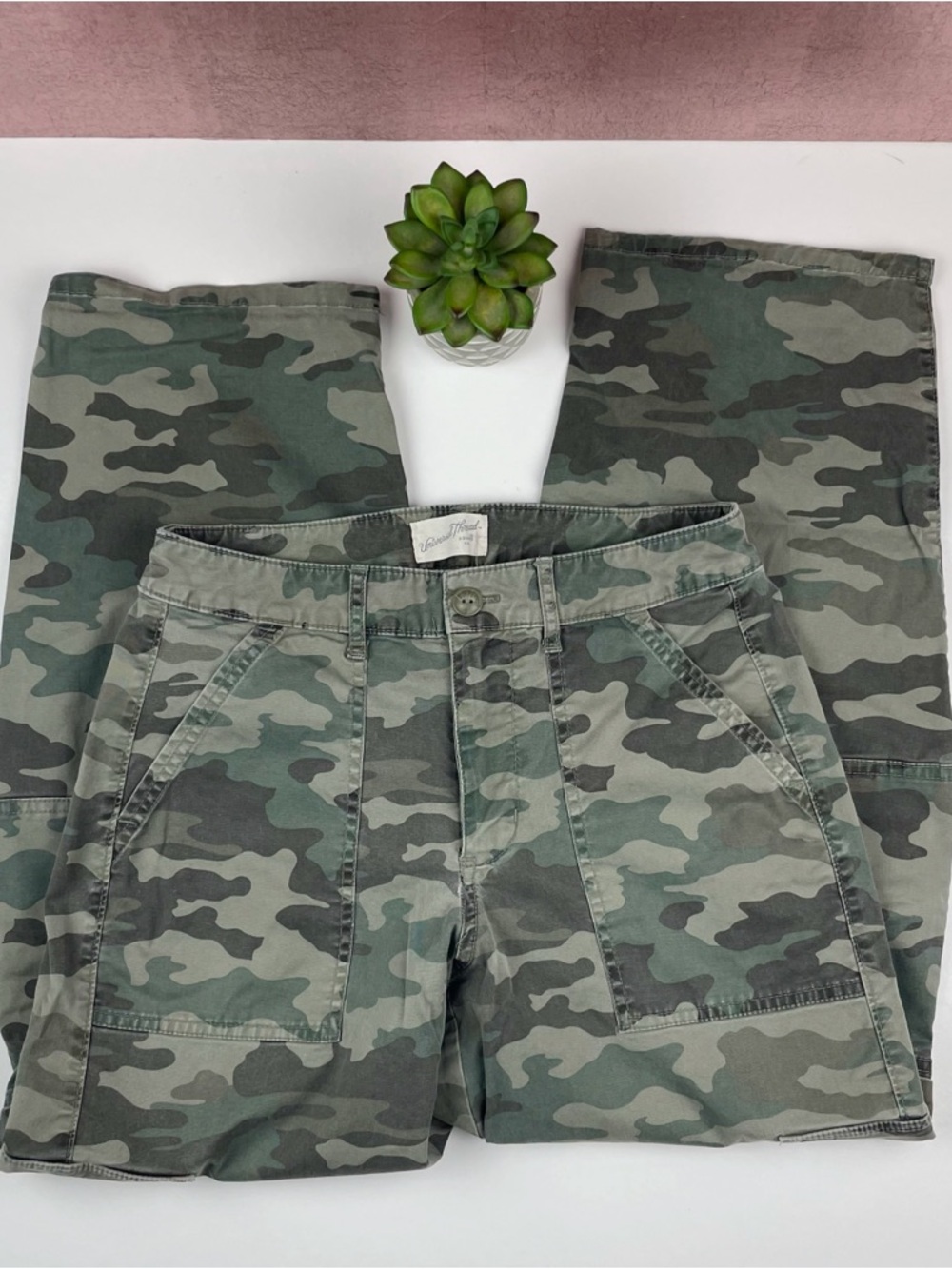 Universal Thread Green Camouflage Cargo Pants Women Size 6
